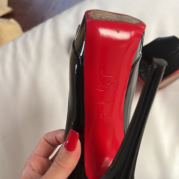 Louboutins 37.5 - Picture 2 of 5